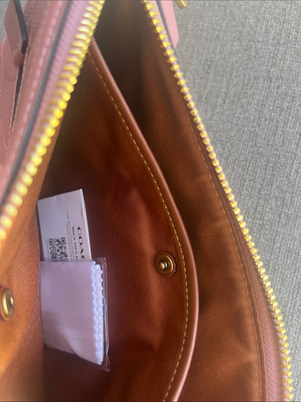 Worn 1x Coach Pink Signature Embossed Leather Crossbody - Picture 10 of 11